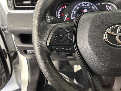 Used 2024 Toyota RAV4 XLE AWD/4WD image 30