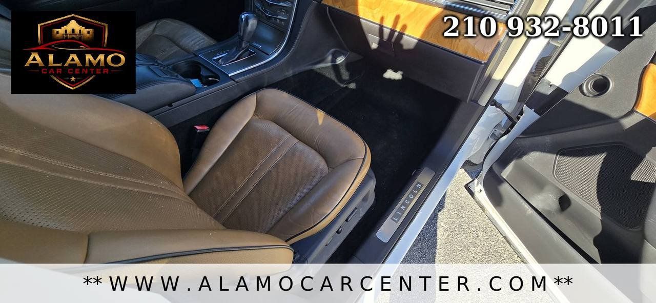 Used 2012 Lincoln MKX AWD image 16