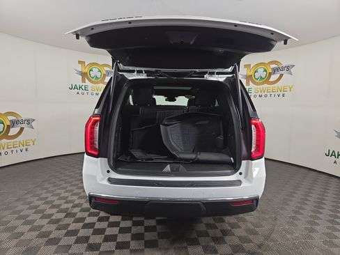 Certified 2023 GMC Yukon SLT w/ SLT Premium Package AWD/4WD image 33