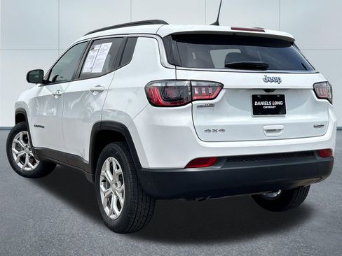 Used 2024 Jeep Compass Latitude AWD/4WD image 33