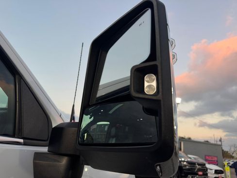 Used 2020 Chevrolet Silverado 2500 High Country w/ Technology Package image 17