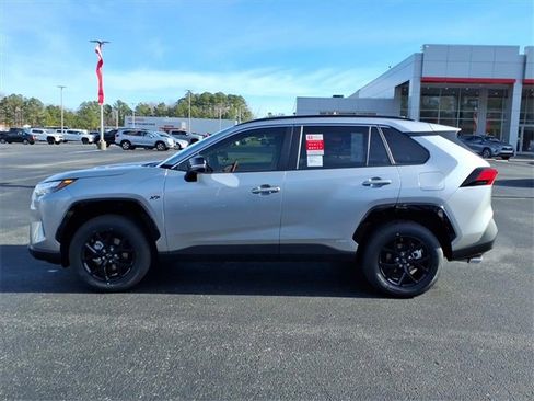 New 2025 Toyota RAV4 XLE image 3