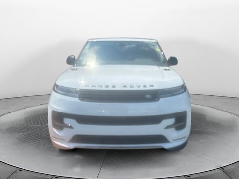 Used 2025 Land Rover Range Rover Sport Dynamic SE AWD/4WD image 2