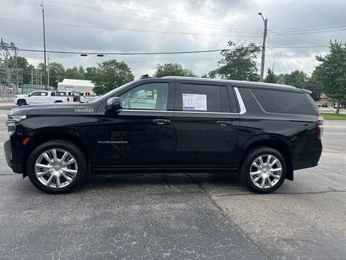 Used 2023 Chevrolet Suburban High Country w/ LPO, Illumination Package AWD/4WD image 4