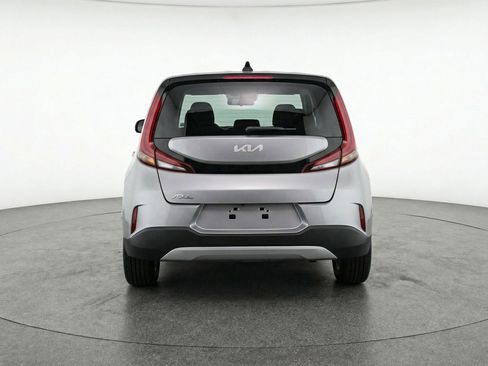 Used 2025 Kia Soul FWD image 7