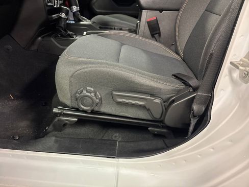 Used 2024 Jeep Wrangler Sport S image 23