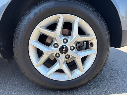 Used 2025 Kia Soul LX w/ LX Technology Package FWD image 27