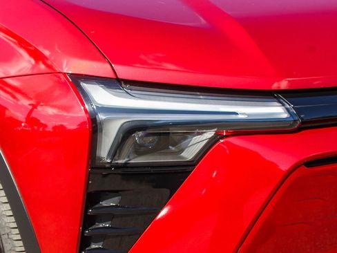 Used 2025 Chevrolet Blazer EV LT image 8