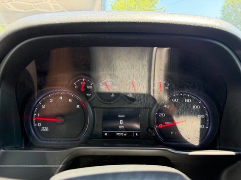 Used 2020 Chevrolet Silverado 1500 Custom w/ Custom Value Package RWD image 2