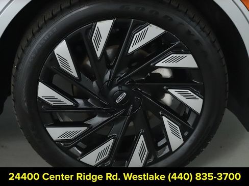 Certified 2024 Lincoln Nautilus Reserve w/ Equipment Group 202A AWD/4WD image 10