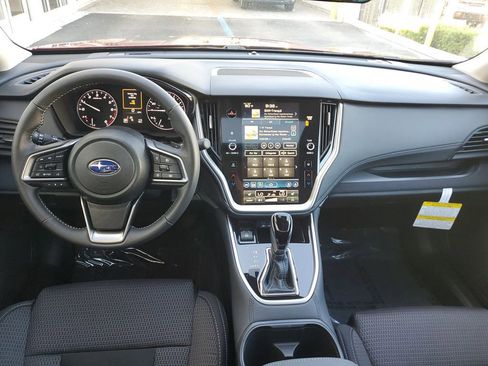 Used 2025 Subaru Outback Premium AWD/4WD image 6