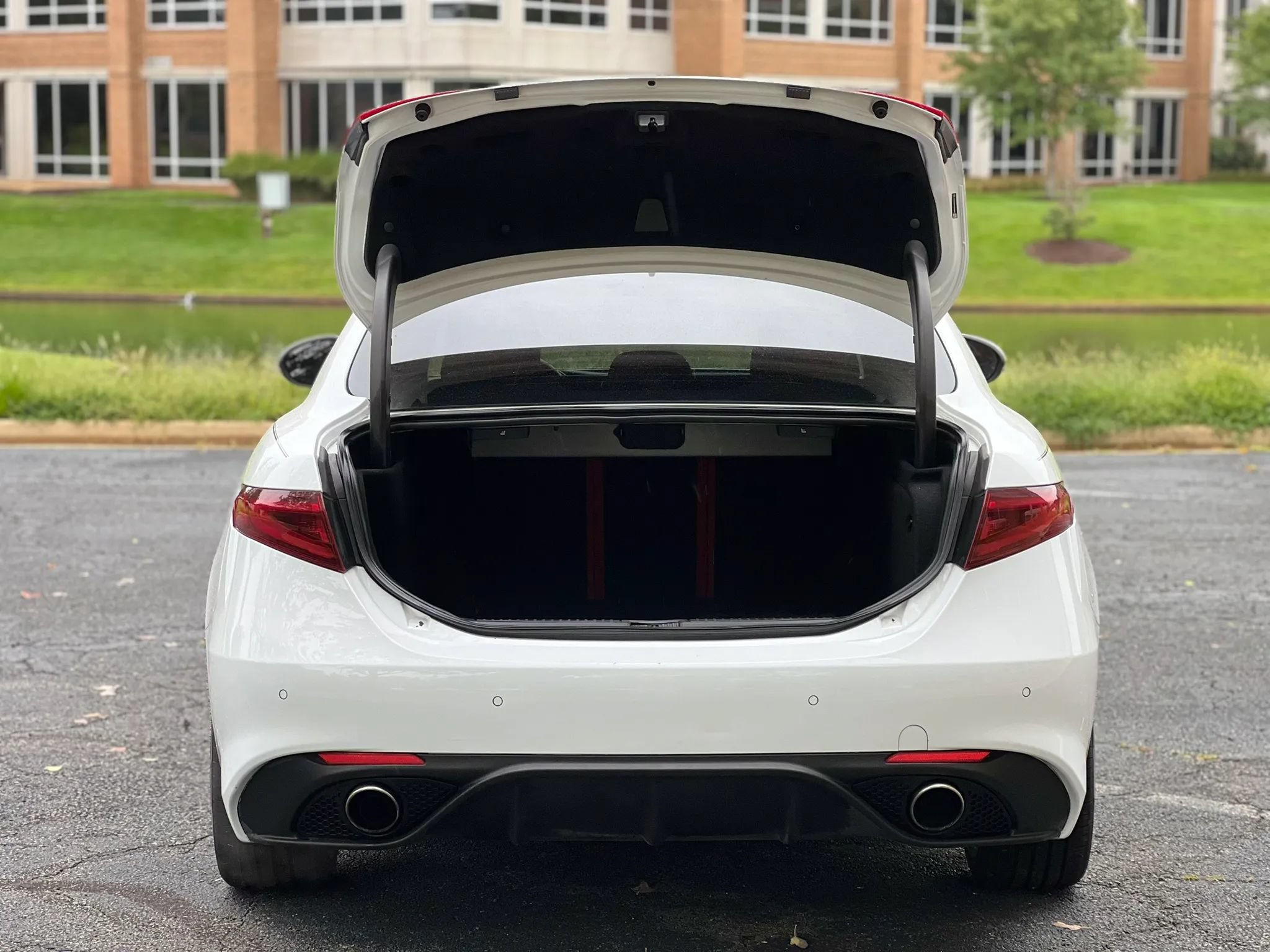 Used 2019 Alfa Romeo Giulia Ti Sport w/ Quick Order Package 22S Sport AWD/4WD image 40