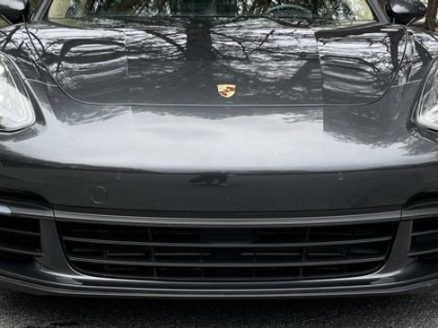Used 2019 Porsche Panamera image 11