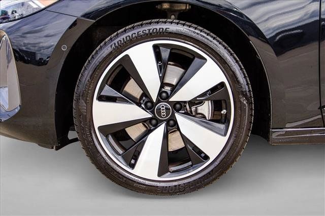 Used 2025 Audi A5 2.0T Prestige w/ 19" Wheel Package AWD/4WD image 9