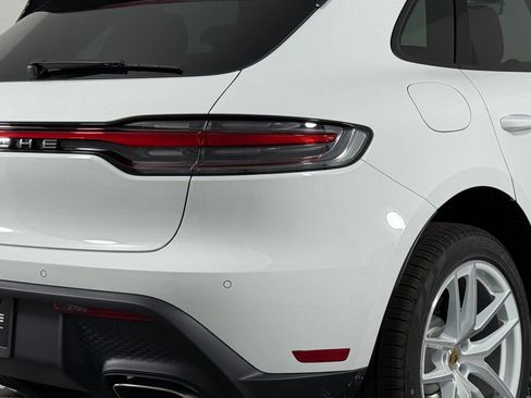 Certified 2026 Porsche Macan AWD/4WD image 13