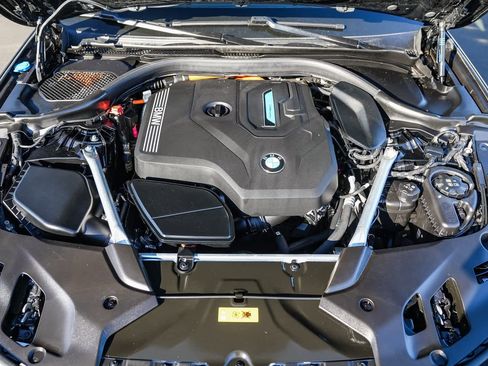 Used 2023 BMW 530e w/ M Sport Package image 25