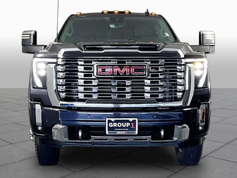 Used 2024 GMC Sierra 3500 Denali w/ Denali Reserve Package AWD/4WD image 4