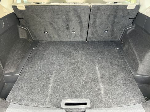 Used 2025 Nissan Rogue SV AWD/4WD image 16