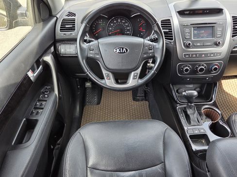 Used 2015 Kia Sorento LX image 10