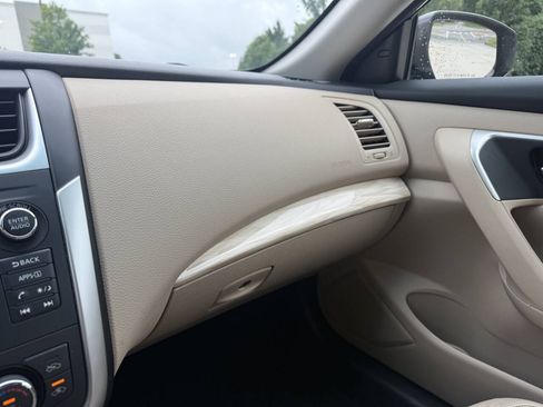 Used 2016 Nissan Altima 3.5 SL FWD image 12