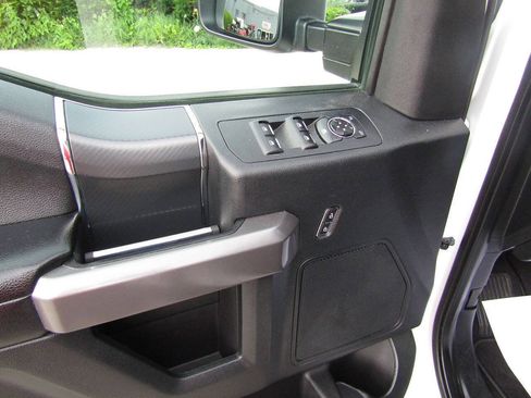 Used 2020 Ford F150 XLT w/ Equipment Group 302A Luxury AWD/4WD image 9