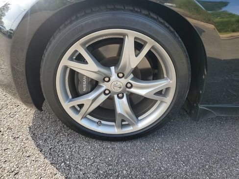 Used 2011 Nissan 370Z Touring w/ Sport Pkg RWD image 8
