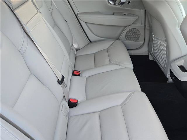 Used 2018 Volvo V90 T6 Cross Country w/ Convenience Package AWD/4WD image 18