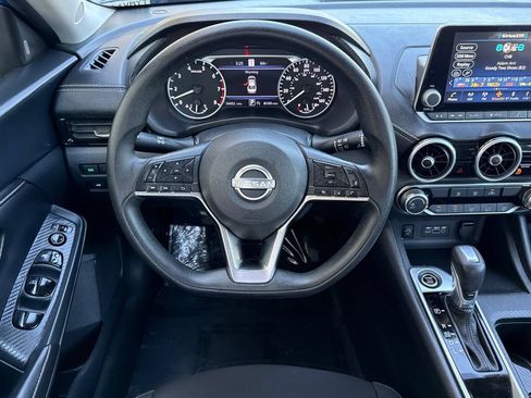 Used 2024 Nissan Sentra SV FWD image 15