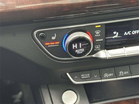 Used 2020 Audi Q5 2.0T Premium w/ Convenience Package image 32