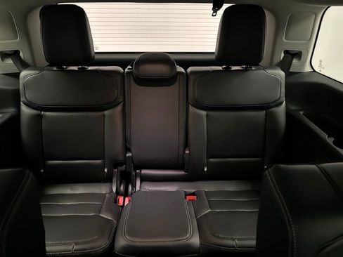 New 2025 Ford Expedition Platinum w/ Driver's Package image 19