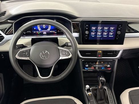 New 2026 Volkswagen Taos SE AWD/4WD image 22
