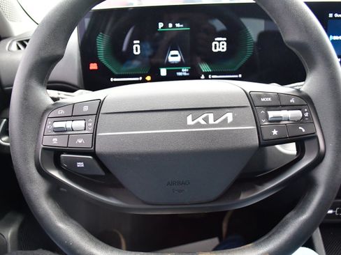Used 2025 Kia K4 FWD image 18