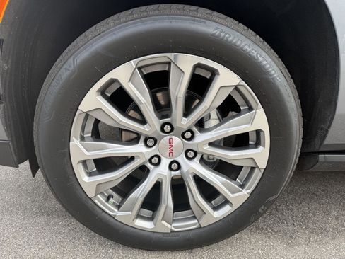 Used 2022 GMC Yukon Denali AWD/4WD image 16