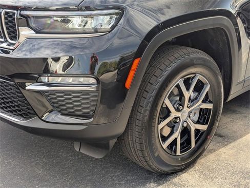 New 2025 Jeep Grand Cherokee Limited image 8