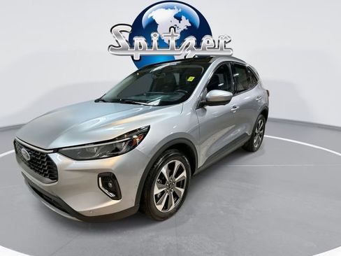 Used 2023 Ford Escape Platinum w/ Premium Technology Package image 4