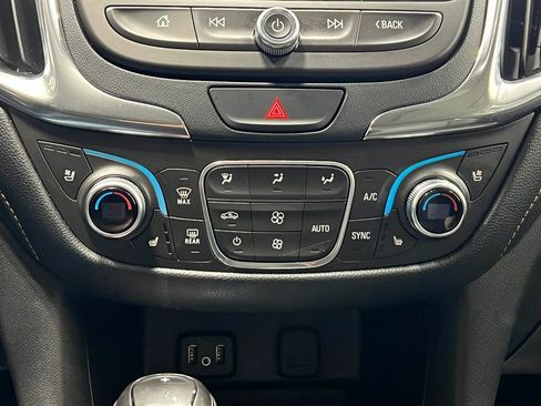 Used 2018 Chevrolet Equinox Premier AWD/4WD image 25