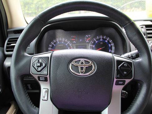 Used 2018 Toyota 4Runner Limited RWD image 26
