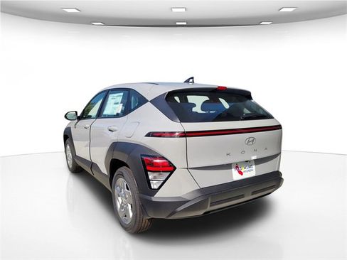 New 2026 Hyundai Kona SE image 4