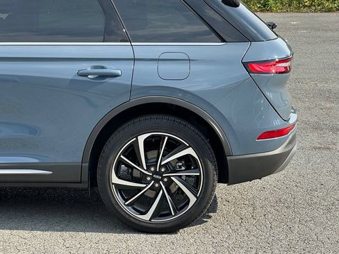 Used 2025 Lincoln Corsair Reserve FWD image 39
