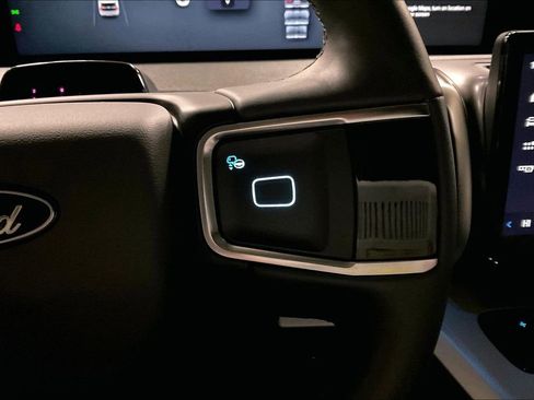 Certified 2025 Ford Expedition Max Active image 18