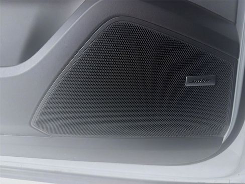 Certified 2025 Porsche Cayenne image 9