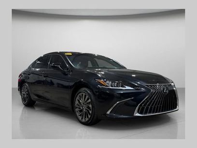 Used 2025 Lexus ES 300h w/ Luxury Package