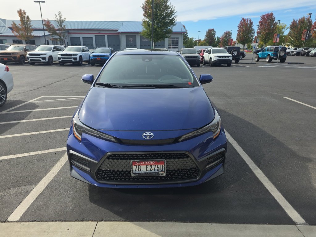 Used 2021 Toyota Corolla SE w/ SE Premium Package FWD image 2