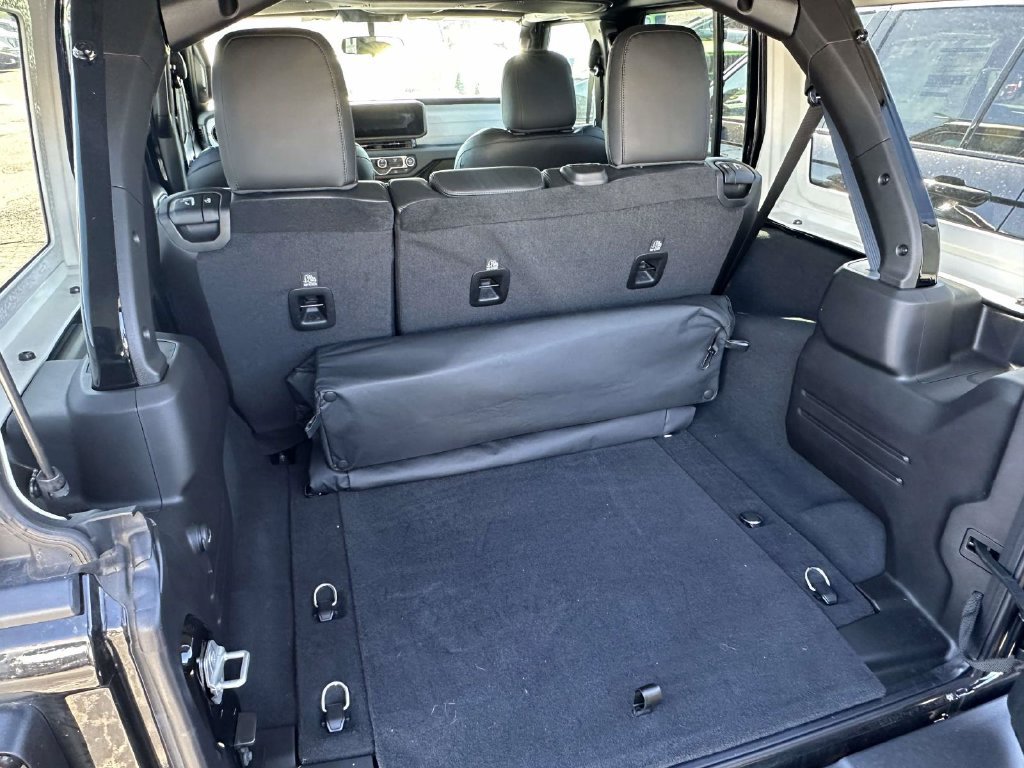 Used 2026 Jeep Wrangler Unlimited Sport AWD/4WD image 8