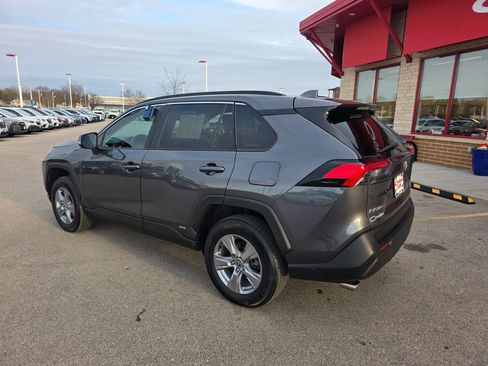Used 2022 Toyota RAV4 XLE image 5