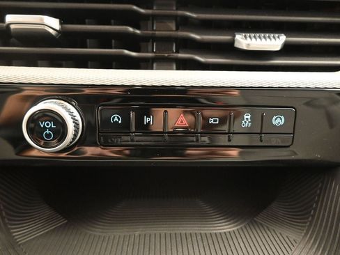 New 2025 Ford Explorer Active w/ Active Comfort Package image 16