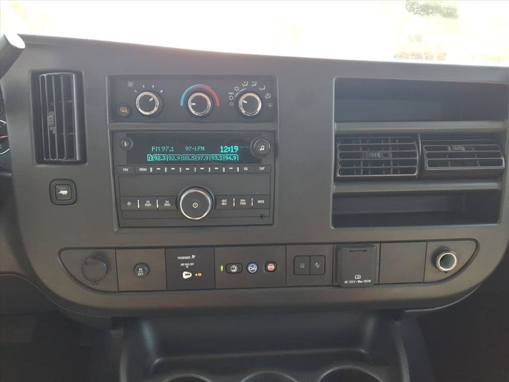 Used 2025 GMC Savana 3500 LT w/ LT Preferred Equipment Group RWD image 30