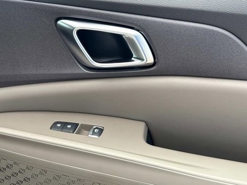 New 2026 Kia Carnival EX FWD image 16