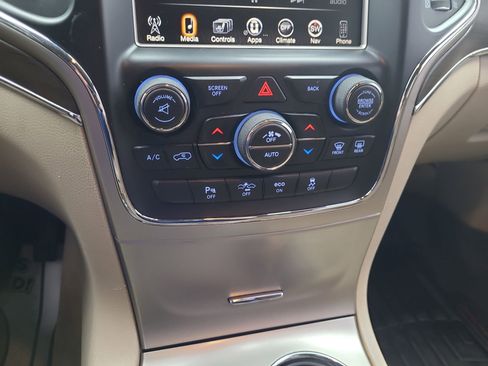 Used 2015 Jeep Grand Cherokee Overland w/ Advanced Technology Group image 20