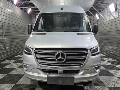 Used 2022 Mercedes-Benz Sprinter 3500 image 2